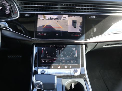 Used 2021 Audi Q8 Prestige w/ Prestige Package image 25