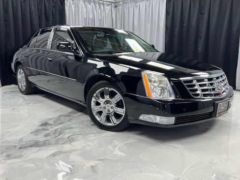 Used 2011 Cadillac DTS Platinum image 3
