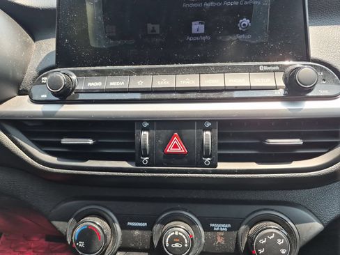 Used 2020 Kia Forte LXS FWD image 18