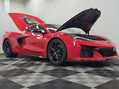 Used 2024 Chevrolet Corvette Z06 w/ Battery Protection Package RWD image 9