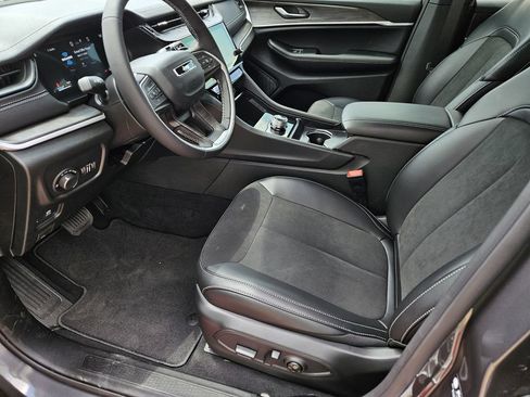 New 2026 Jeep Grand Cherokee Altitude RWD image 13
