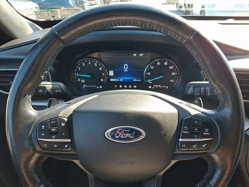Used 2020 Ford Explorer XLT w/ Equipment Group 202A AWD/4WD image 21