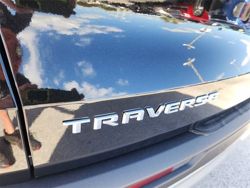 Certified 2026 Chevrolet Traverse LT w/ Driver Confidence Package image 20