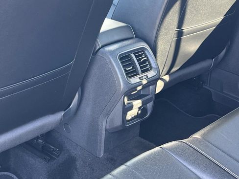 Certified 2022 Volkswagen Tiguan SE image 23