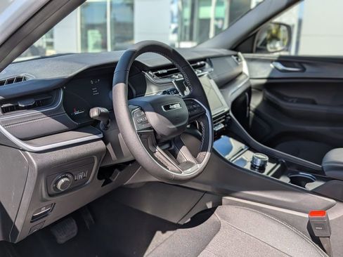 New 2026 Jeep Grand Cherokee L 2WD image 13