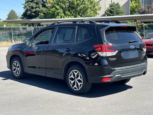 Used 2020 Subaru Forester Premium AWD/4WD image 6