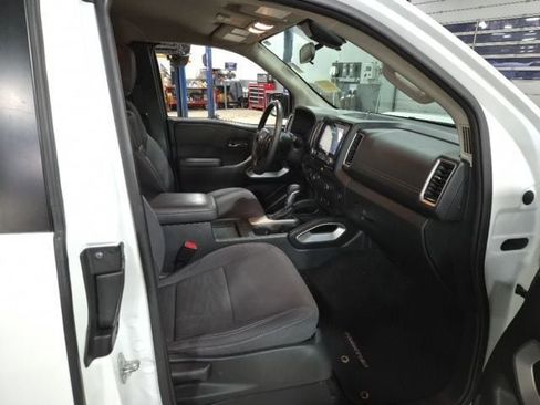Used 2022 Nissan Frontier SV w/ Technology Package AWD/4WD image 12