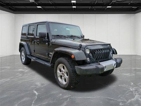 Used 2014 Jeep Wrangler Unlimited Sahara w/ Dual Top Group image 7