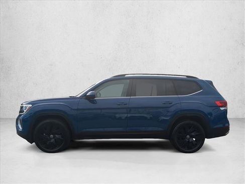 Used 2025 Volkswagen Atlas SE image 9