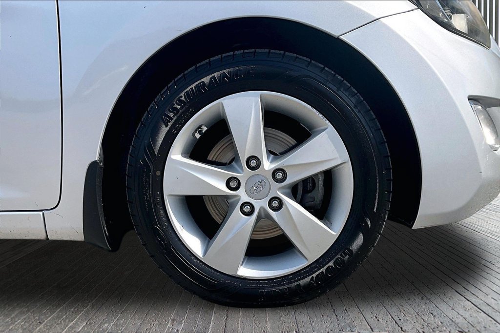 Used 2013 Hyundai Elantra GLS w/ Preferred Pkg FWD image 10