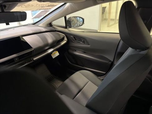 New 2026 Toyota Prius LE image 15