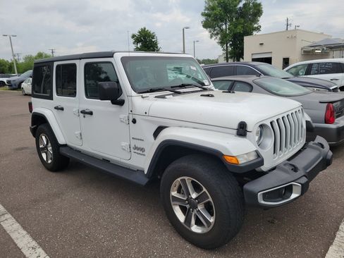Used 2020 Jeep Wrangler Unlimited Sahara AWD/4WD image 2