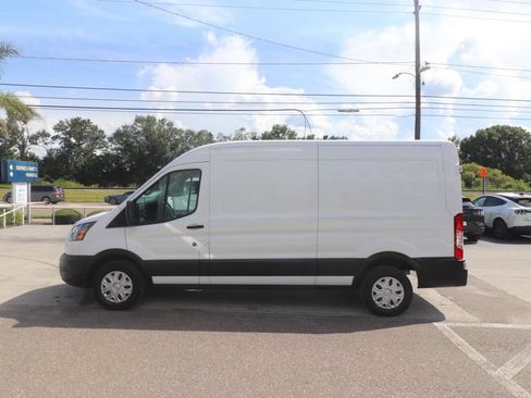 Used 2023 Ford E-Transit Medium Roof RWD image 5