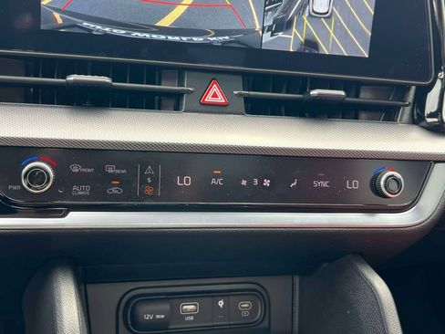 Certified 2025 Kia Sportage SX AWD/4WD image 29