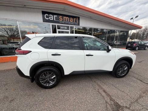 Used 2022 Nissan Rogue S image 8