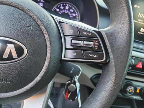 Used 2020 Kia Forte LXS FWD image 24