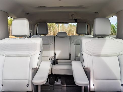 Certified 2025 Ford Expedition Platinum w/ Platinum Ultimate Package image 19