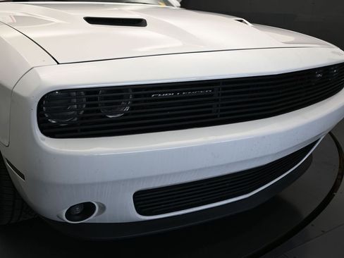 Used 2018 Dodge Challenger R/T image 40