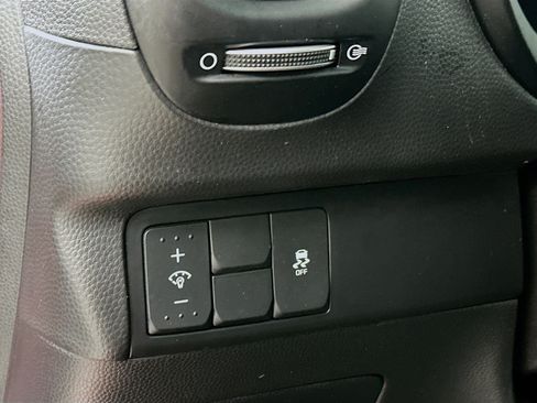 Used 2019 Kia Soul + image 10