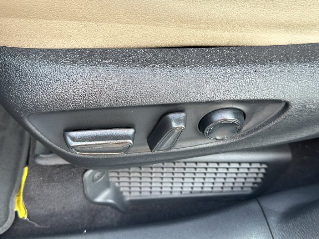 Used 2021 Toyota Sienna XLE FWD image 18
