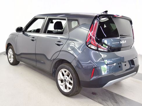 Used 2024 Kia Soul LX w/ Option Group 015 FWD image 5
