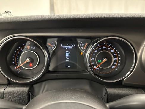 Used 2023 Jeep Gladiator Sport image 14