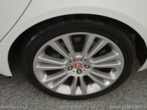 Used 2020 Jaguar XF Premium image 47