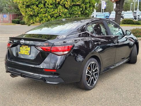 New 2025 Nissan Sentra SR image 4