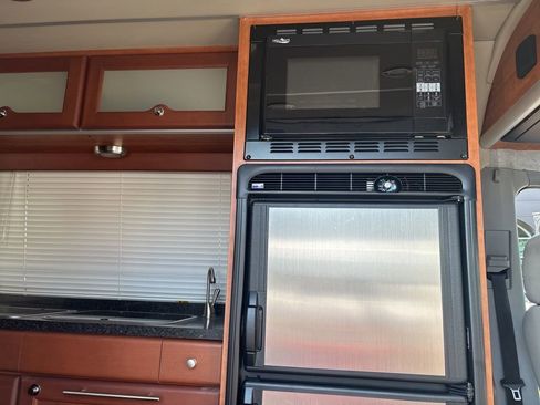 Used 2016 Mercedes-Benz Sprinter 3500 image 43