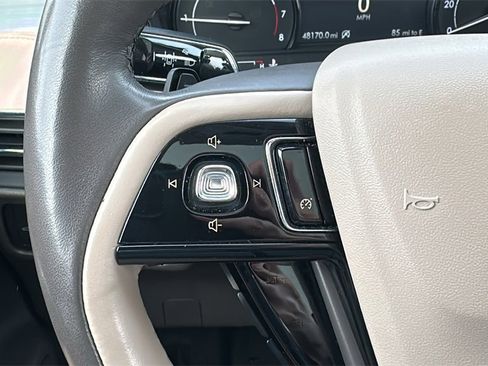 Used 2021 Lincoln Corsair Standard w/ Premium Package image 17