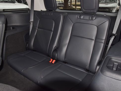 New 2026 Lincoln Aviator AWD image 15