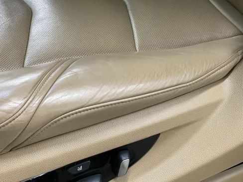 Used 2020 Cadillac Escalade Platinum image 38