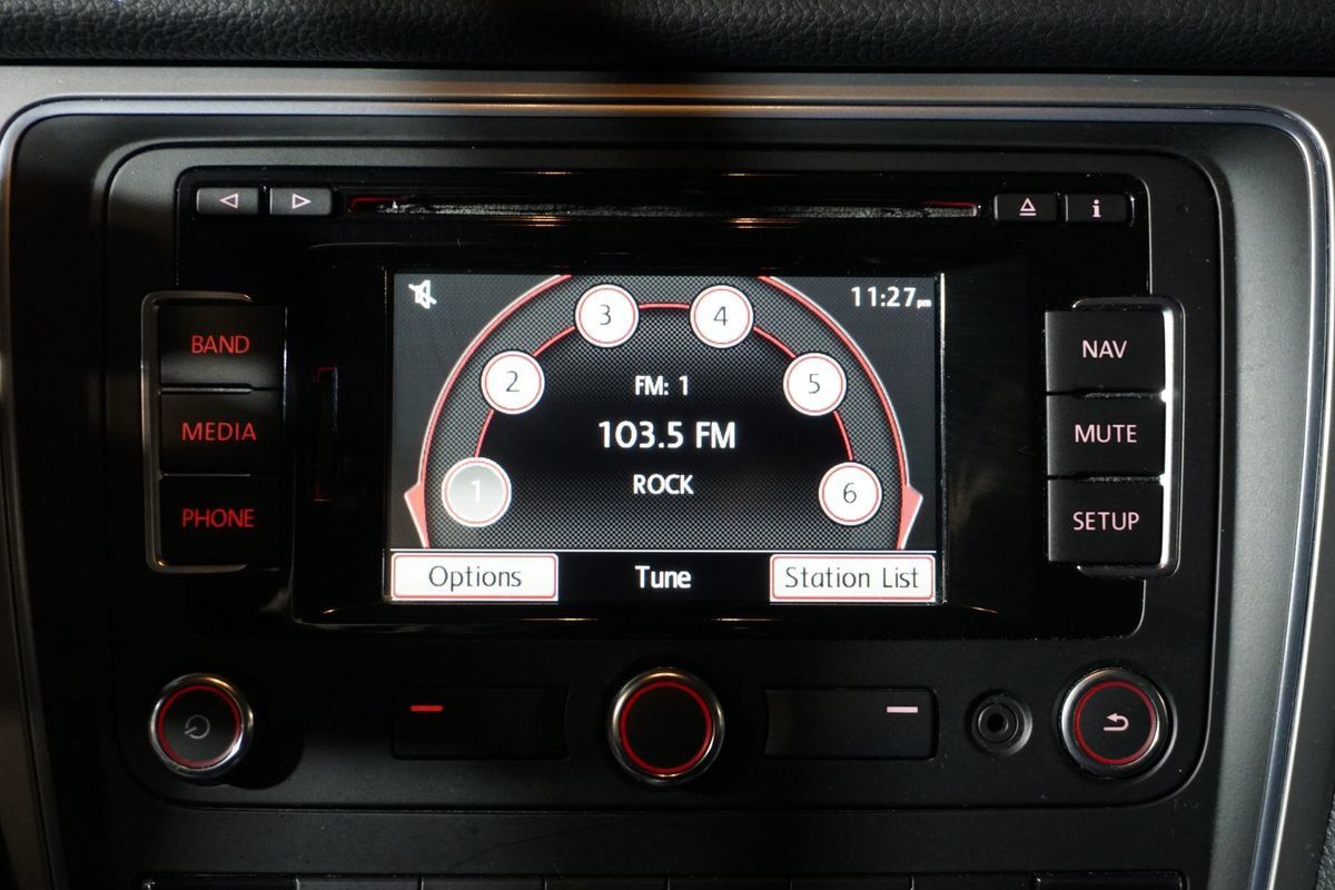 Used 2014 Volkswagen Passat 2.5 S FWD image 13