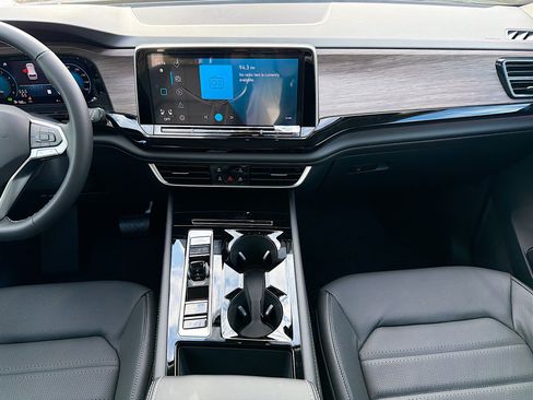 New 2026 Volkswagen Atlas SEL AWD/4WD image 18