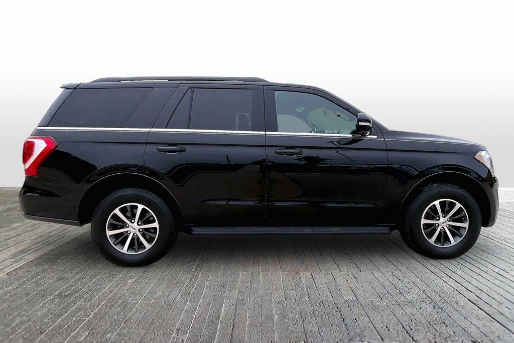 Used 2019 Ford Expedition XLT w/ Equipment Group 201A AWD/4WD image 8