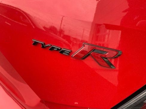 Used 2018 Honda Civic Type R image 4