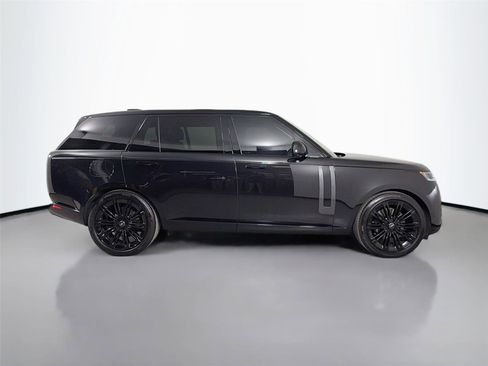 Certified 2025 Land Rover Range Rover Long Wheelbase SE AWD/4WD image 4