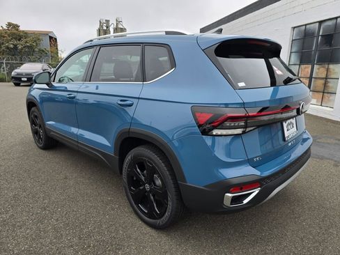 New 2025 Volkswagen Taos SEL image 6