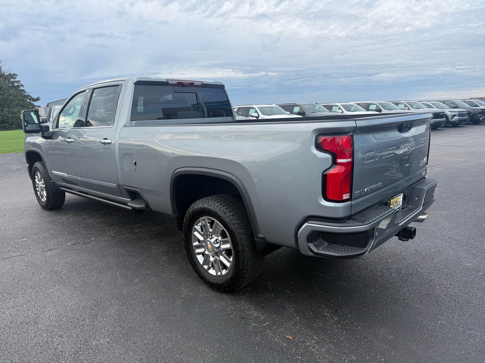 Used 2026 Chevrolet Silverado 3500 High Country w/ High Country Premium Package AWD/4WD image 4