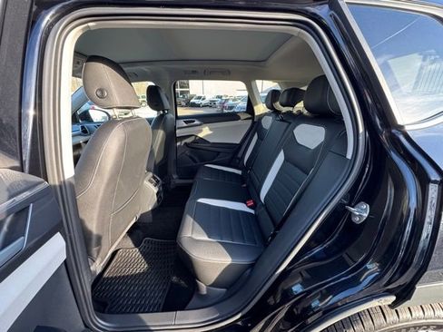 Certified 2025 Volkswagen Taos SEL w/ Black Wheel Plus Package image 9