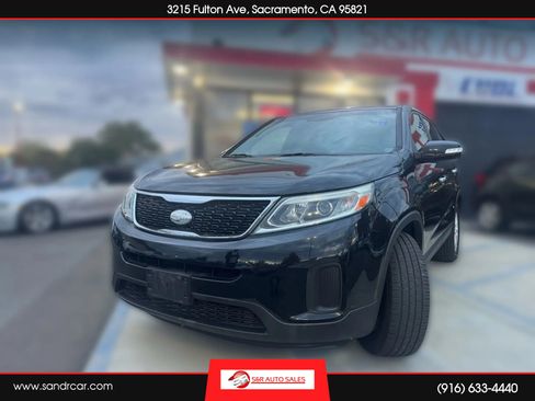 Used 2014 Kia Sorento LX image 1