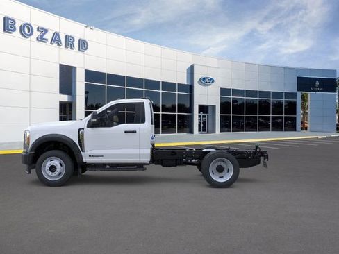 New 2025 Ford F550 4x4 Regular Cab Super Duty image 3