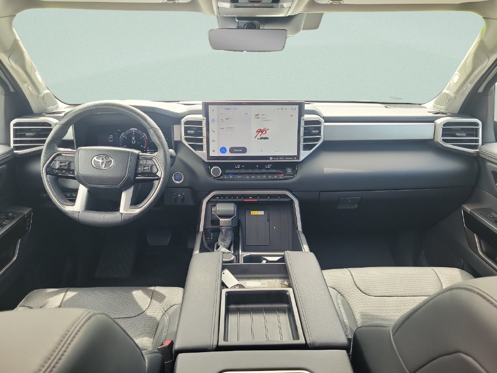 Used 2024 Toyota Tundra Limited AWD/4WD image 11
