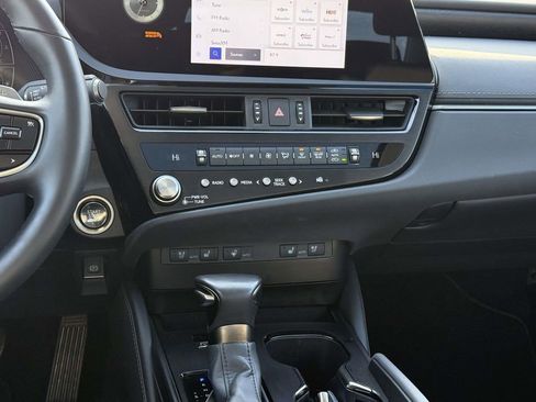 Used 2025 Lexus ES 350 Premium image 19