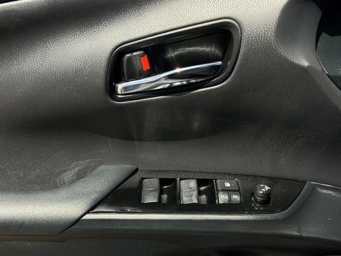 Used 2021 Toyota Prius XLE FWD image 23