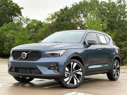 New 2026 Volvo XC40 B5 Ultra w/ Protection Package Premier image 4