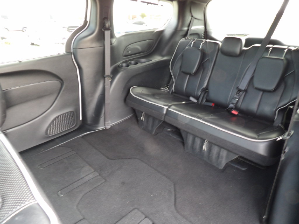 Used 2025 Chrysler Pacifica Limited FWD image 19