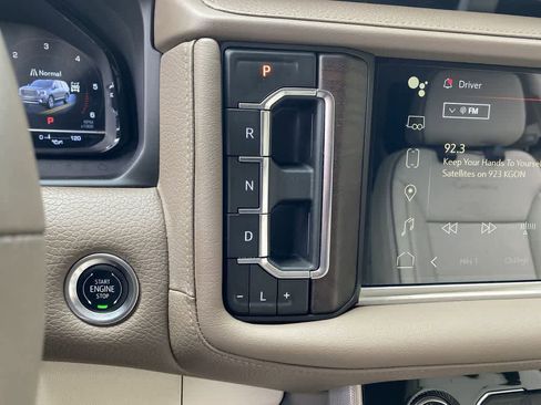 Used 2024 GMC Yukon XL Denali w/ Advanced Technology Package AWD/4WD image 25