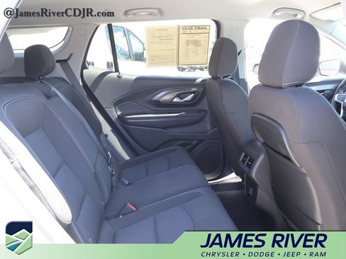 Used 2024 GMC Terrain SLE FWD image 11