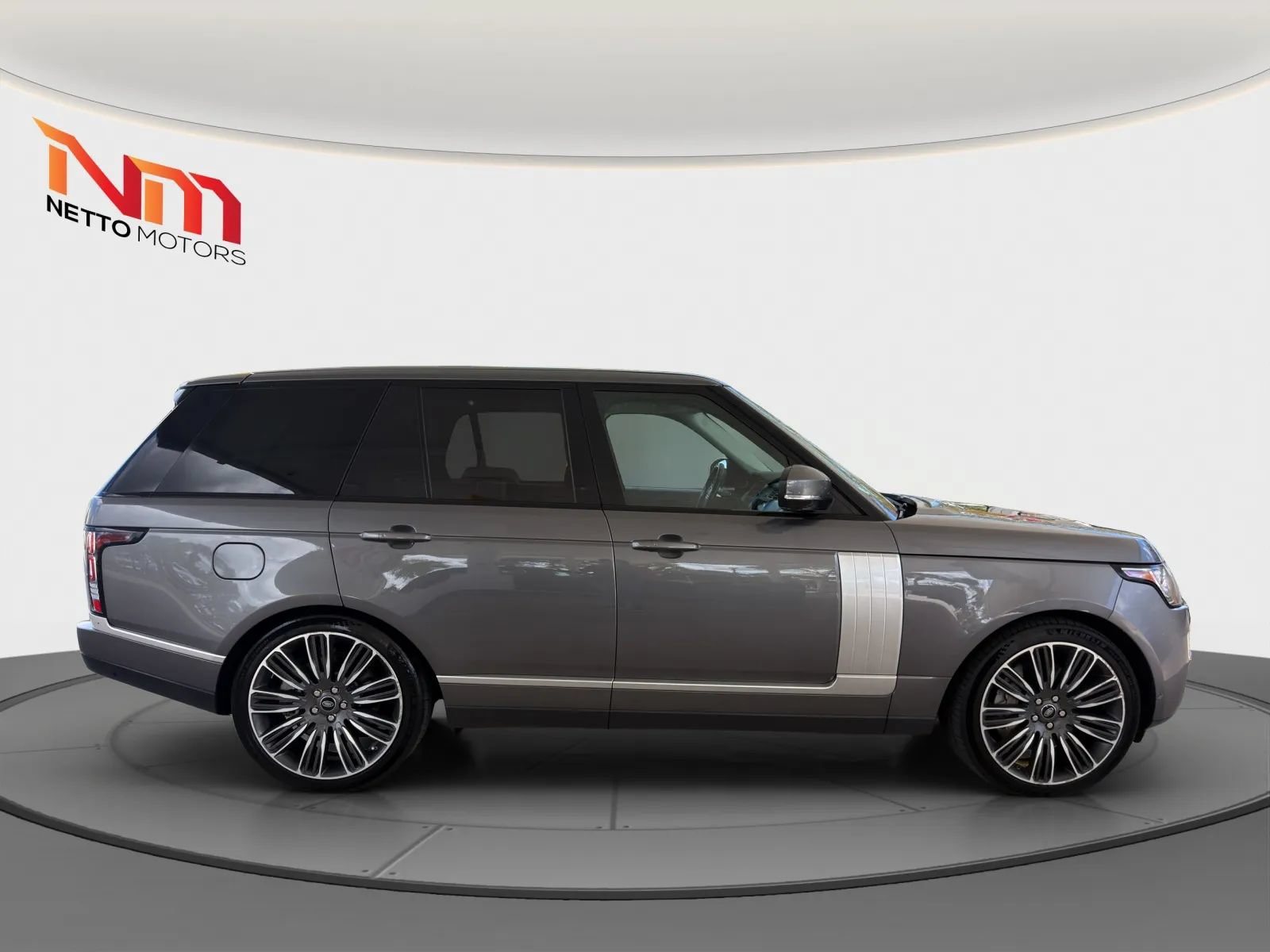 Used 2015 Land Rover Range Rover Supercharged AWD/4WD image 6